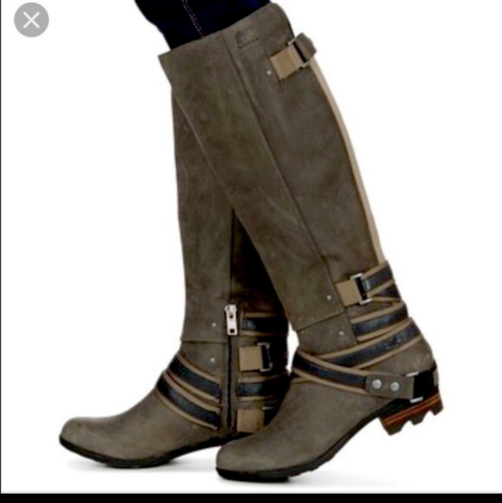 ISO sorel Lolla Boots size 8